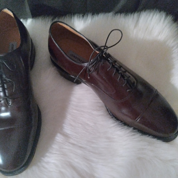 JOHNSTON AND MURPHY MENS SHOES - Picture 5 of 5